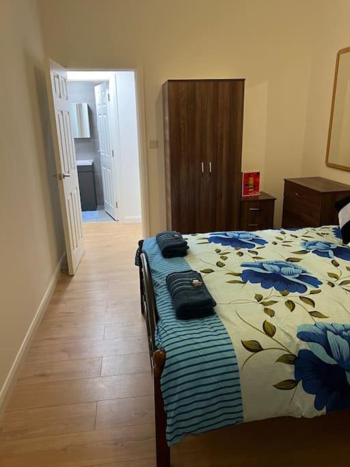 004- Brand New 1 Bedroom Apartment F1 Ealing Extérieur photo