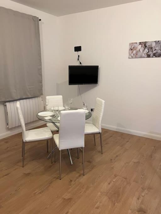 004- Brand New 1 Bedroom Apartment F1 Ealing Extérieur photo