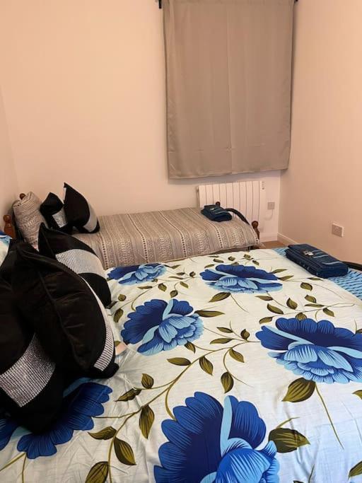004- Brand New 1 Bedroom Apartment F1 Ealing Extérieur photo