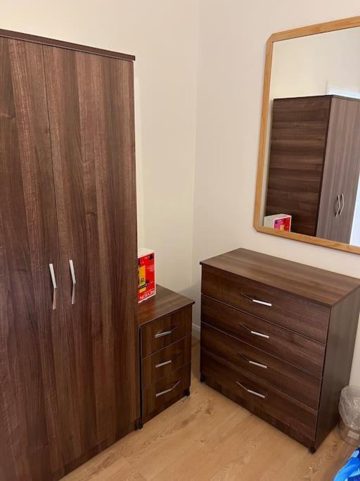004- Brand New 1 Bedroom Apartment F1 Ealing Extérieur photo