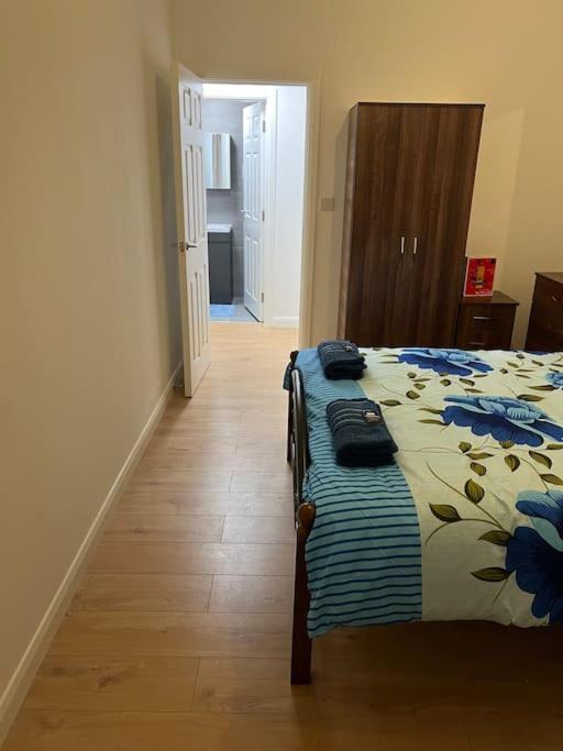 004- Brand New 1 Bedroom Apartment F1 Ealing Extérieur photo