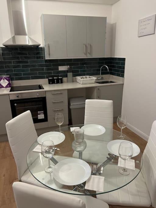 004- Brand New 1 Bedroom Apartment F1 Ealing Extérieur photo